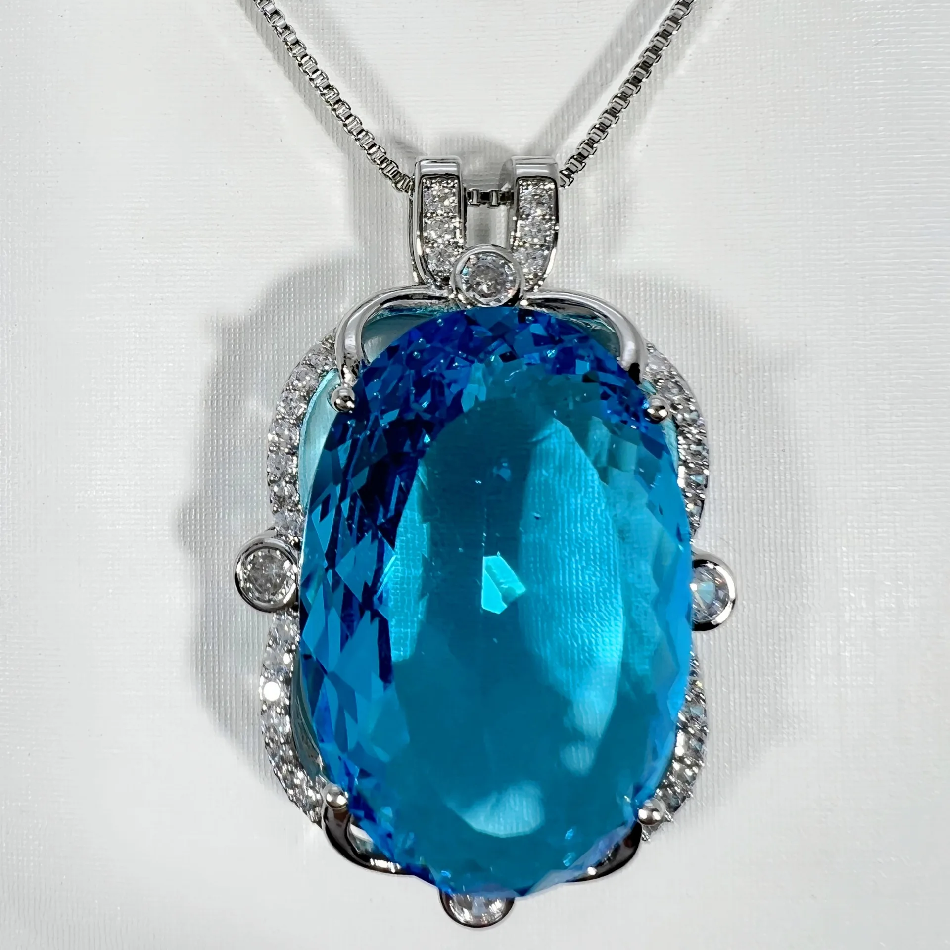 Trendy 925 Sterling Silver Chain Necklace Women Jewelry Luxury Large Crystal Stone Pendant For Princess Party Accessories