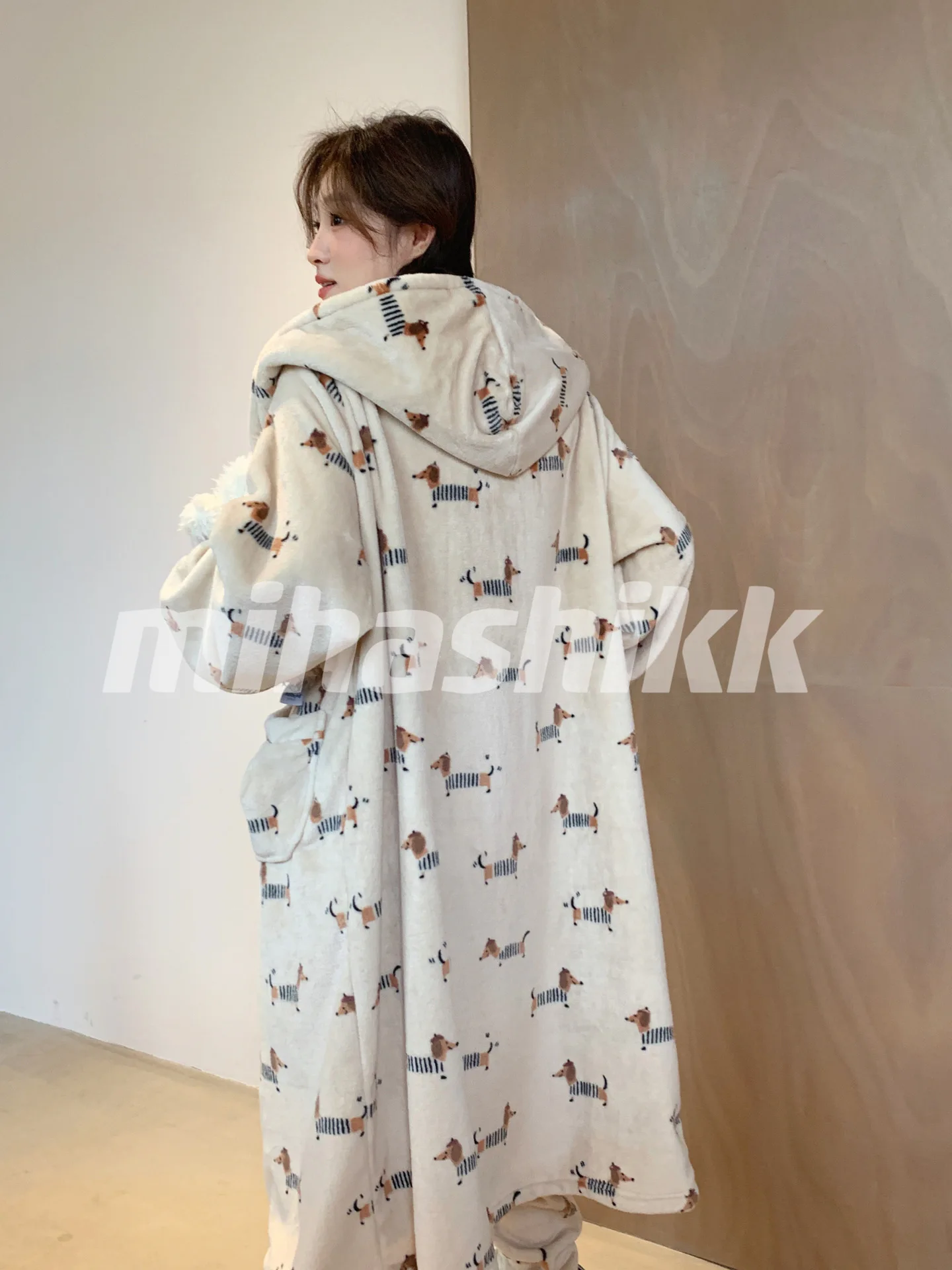 Fall Winter 2023 Women\'s Robe Cute Dachshund Print Fleece Thick Night-robe Nightgown Hooded Pockets Long Robes 39925