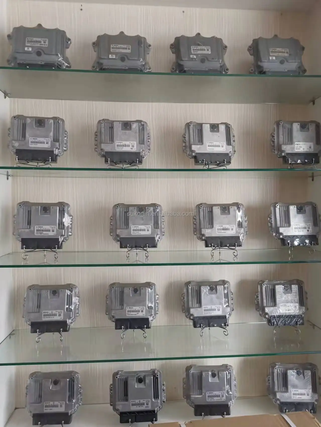 Hot saleNew ของแท้ ECU 0 281 020 200 ชุดควบคุมเครื่องยนต์สําหรับ YuChai EDC17 G1000-3823351 คอนโทรลเลอร์โปรแกรม OE f 0281020200