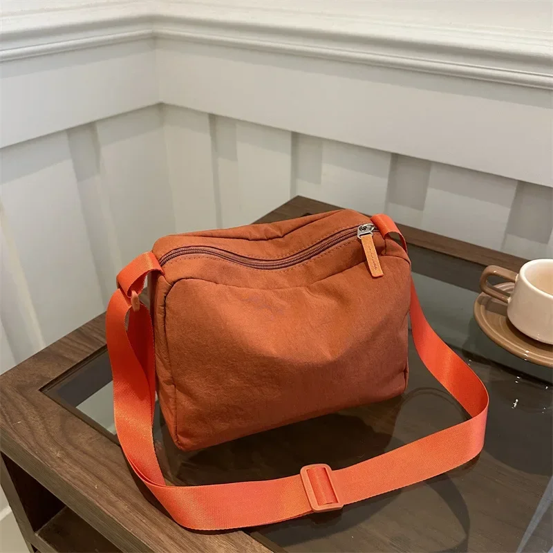 Bolsa de ombro com textura feminina, elegante, simples, retrô, cor sólida, grande capacidade, pequena bolsa quadrada