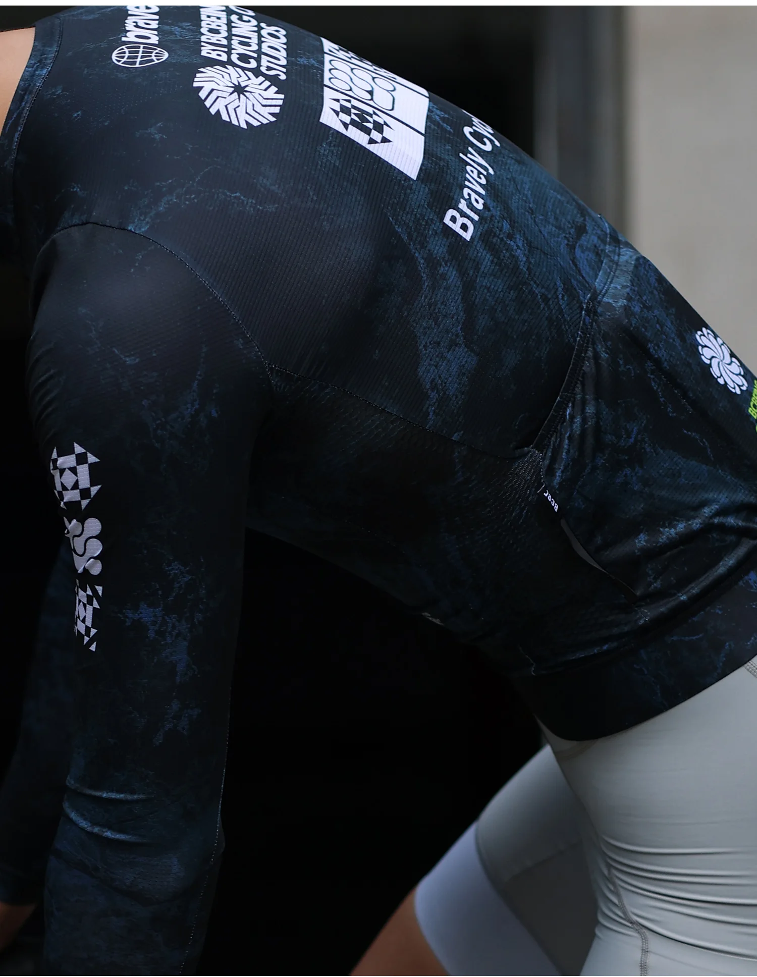 BCBE-ING Leichtgewichtige Langarm-Radtrikots, Rennpassform, schnelltrocknend, atmungsaktives Gewebe, Fahrradbekleidung, UPF50+ Maillot Ciclismo – Detail 5