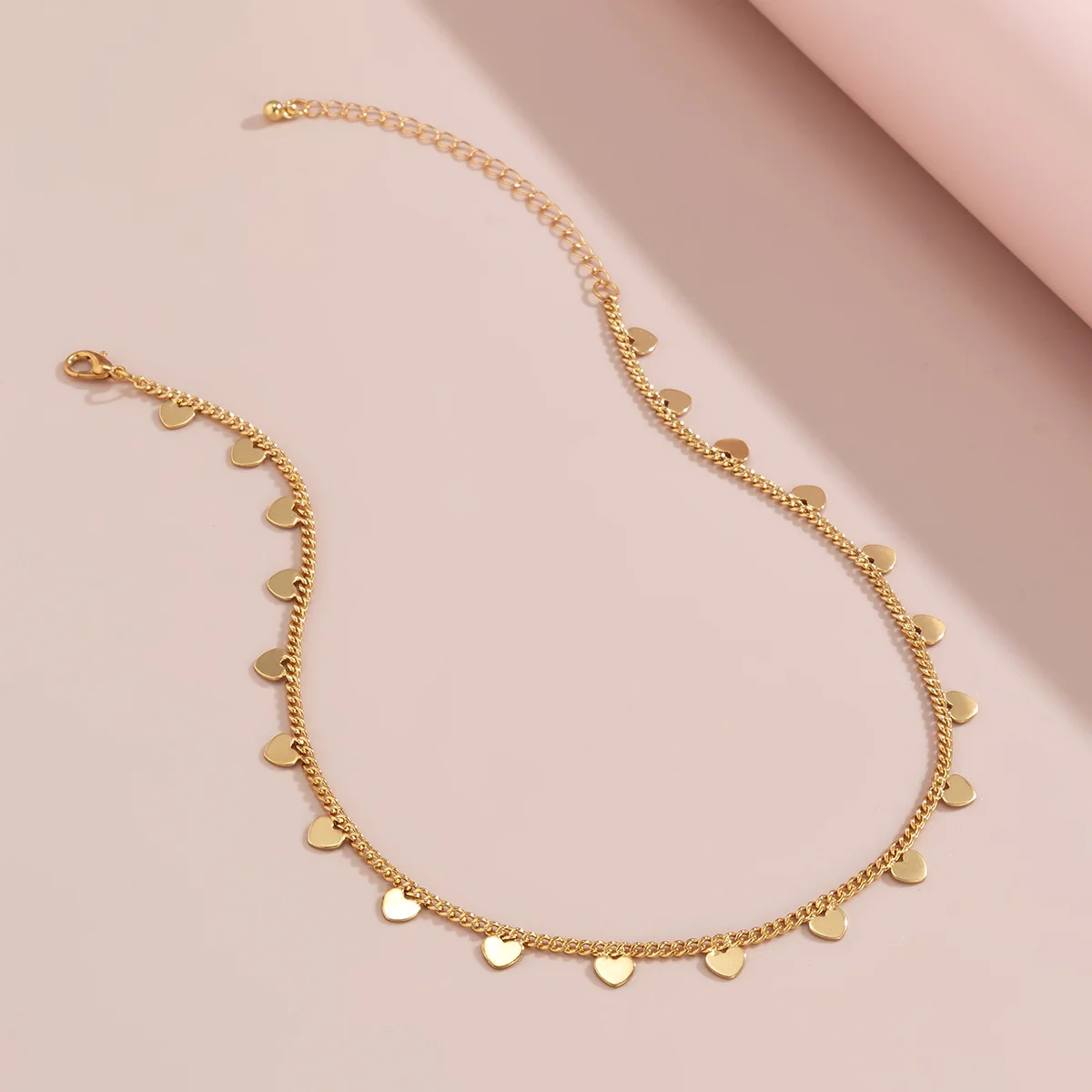 قلادة بسيطة بلون ذهبي ومعدني على شكل قلب وخوخي وشرابة قلادة على شكل الترقوة للسيدات 2023 حلية فتاة إبداعية مجوهرات عصرية هدية