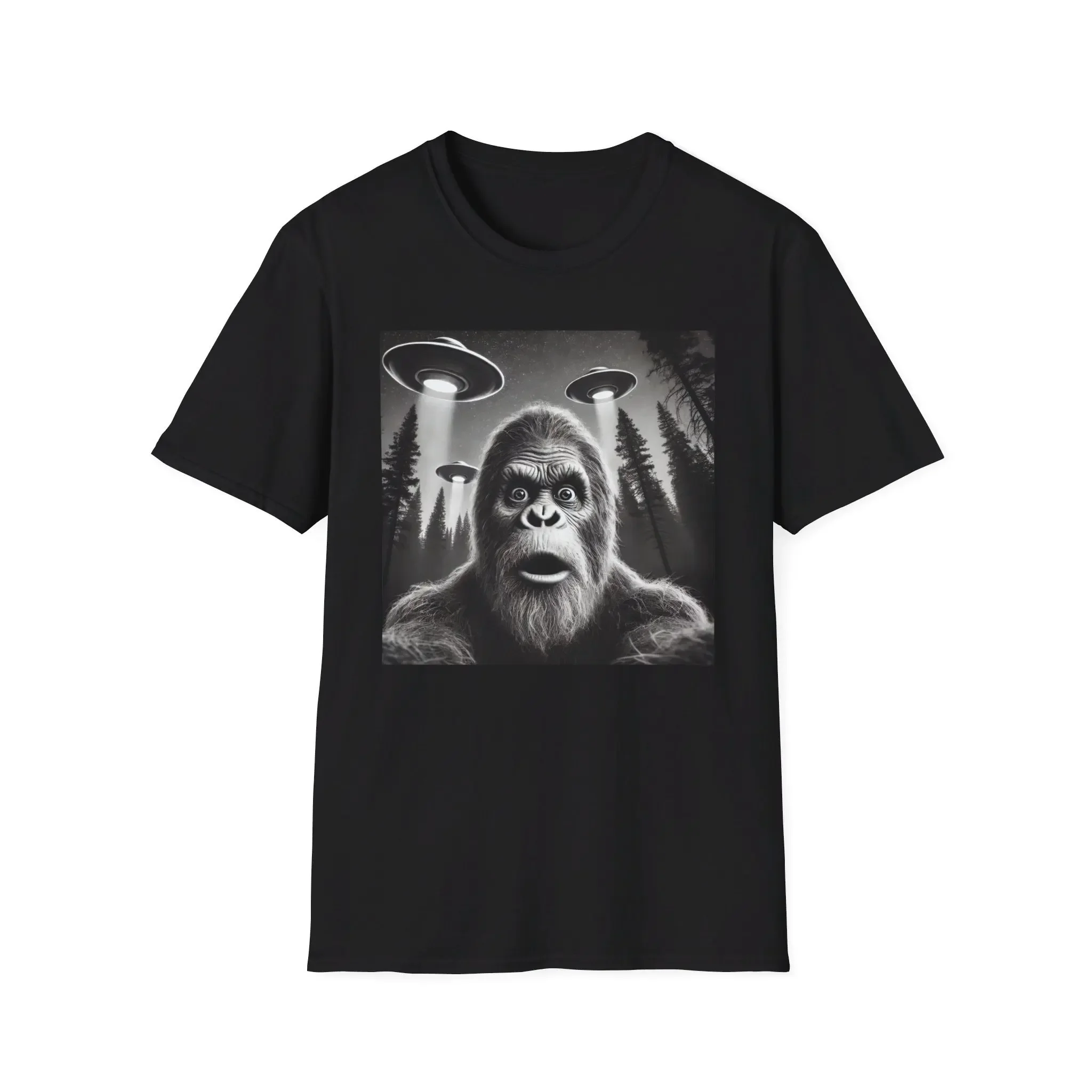 Bigfoot Selfie With Ufos Flying Saucer Funny Halloween Sasquatch T Shirt