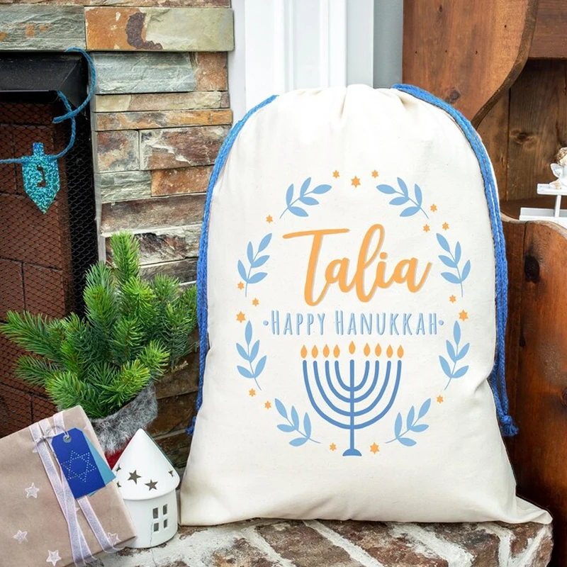 

Personalized Happy Hanukkah Wreath Drawstring Bag Jewish Holiday Party Decorate Supplies Chanukah Gift Bag with Children's Name