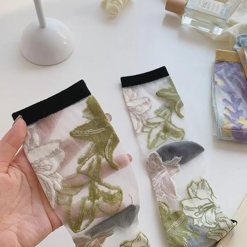 Calcetines de seda de cristal para niñas coreanas ultrafinos transpirables, medias florales bordadas, calcetines de tubo medio para mujer, calcetines de flores