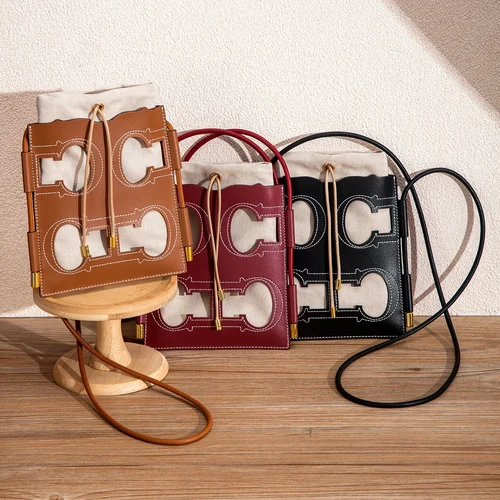 Imagen 1 del producto C-H bolso Boston para mujer, nuevo bolso de hombro marrón Simple de otoño, bolso con textura de alta calidad, bolsos para teléfono móvil yua para mujer