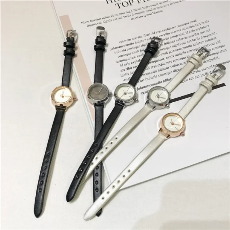 Small Round Dial High Quality Quartz Wristwatches Solid Color New Fashion Students Watches for Women Simple Small Retro Leather