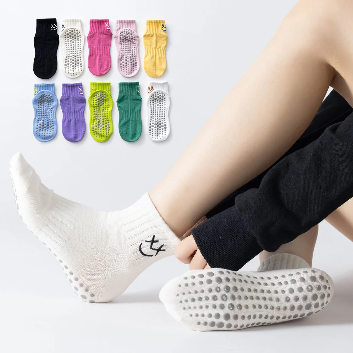 

Women Solid Color Simple Non-slip Breathable Yoga Socks for Girls Pilates Indoor Dance Fitness Gymnastics Training Sports Socks