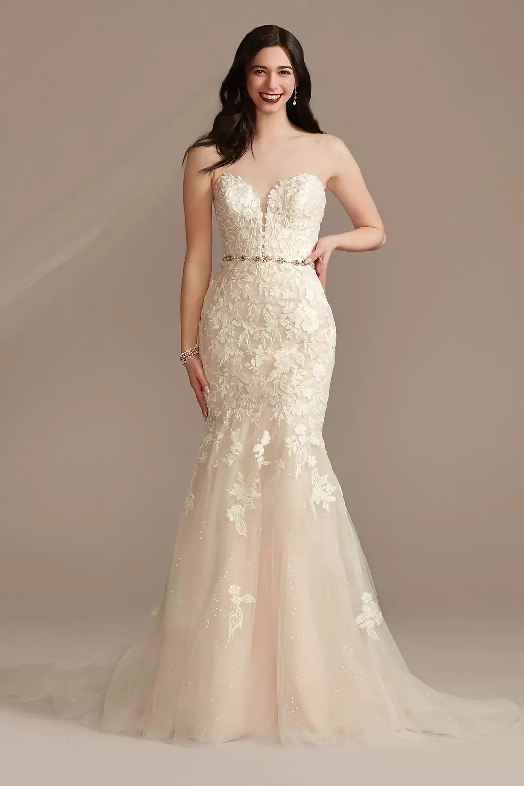 

Custom 2025 Classic White Lace Embroidery Mermaid Style Strapless Sexy Bustier Backless Button Detail Wedding Dress