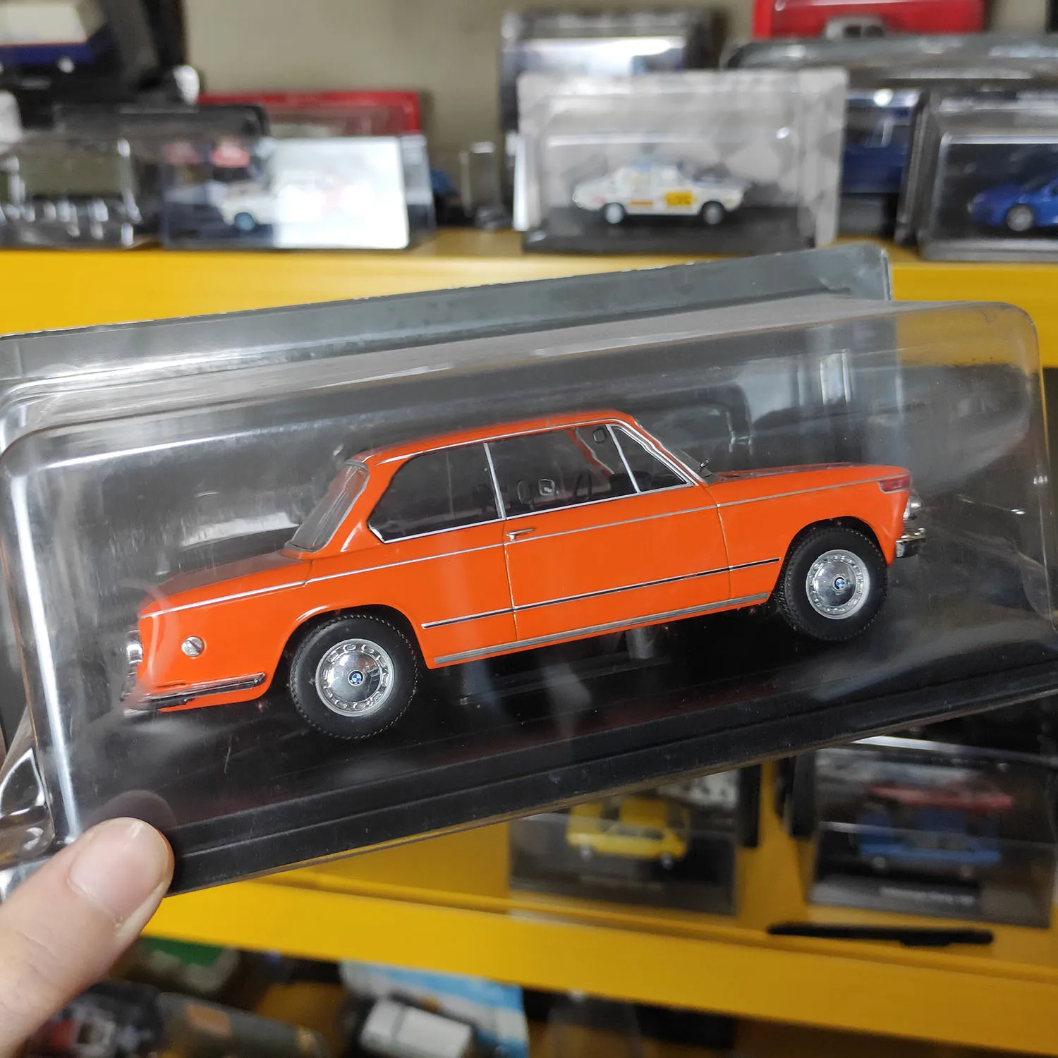 Diecast 1:24 Scale Alloy Car Model