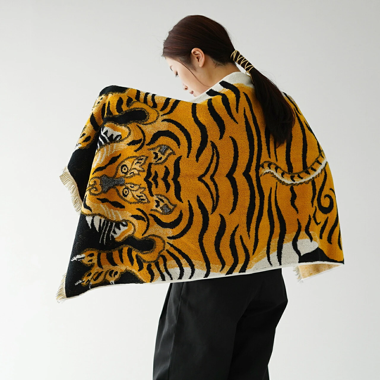 rare-tibet-tiger-large-size-thickened-absorbent-pure-cotton-towel-blanket-bath-towel-soft-winter-summer-autumn-season-fabric