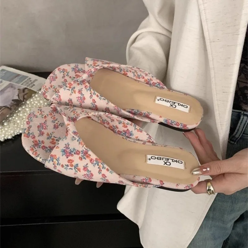 

2025 Women's Vacation Slippers Fashionable Floral Flat Shoes Slippers Party Dresses Women's Shoes Elegant Sandals