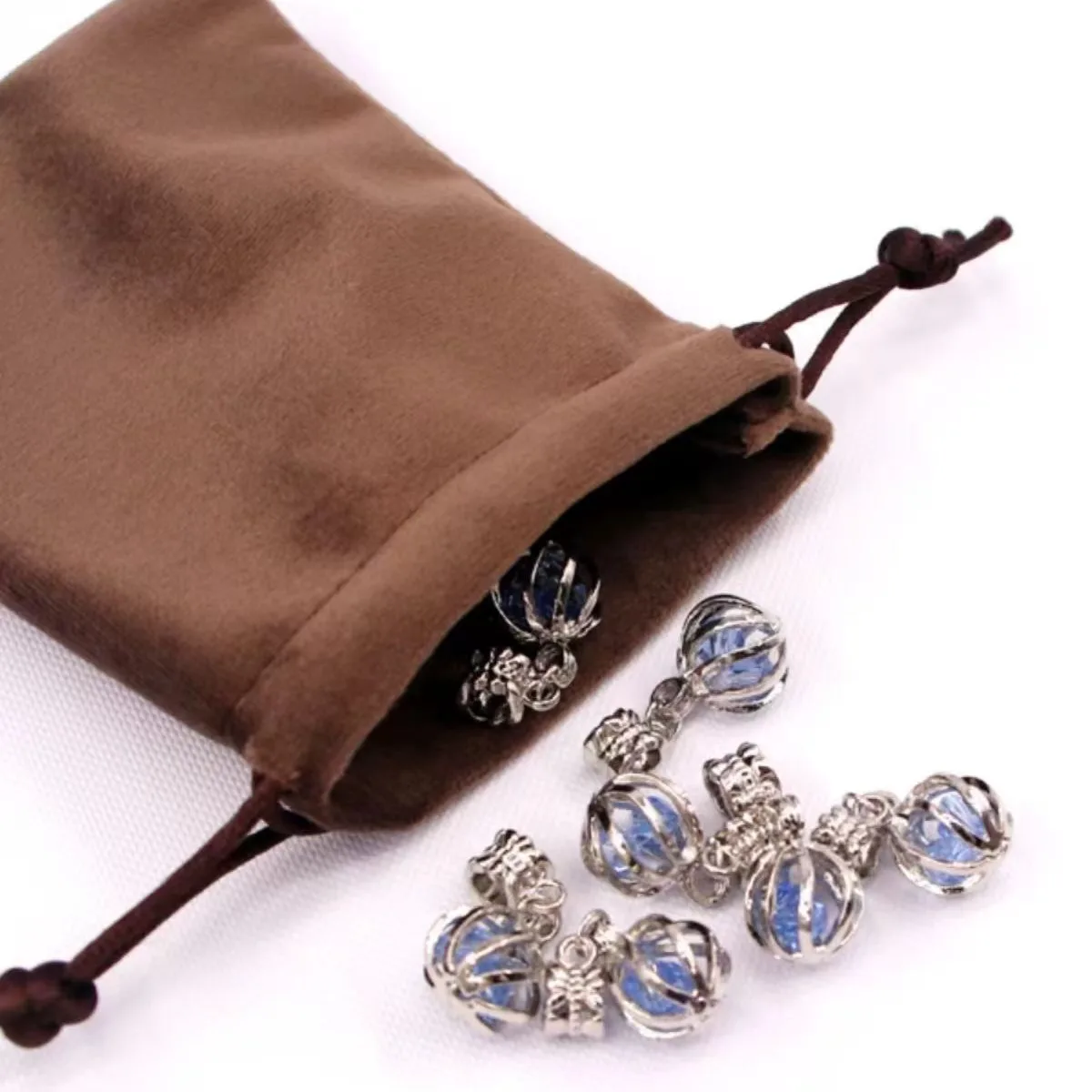 حقيبة هدايا مجوهرات مخملية سوداء من NIMAI لخواتم الفولاذ المقاوم للصدأ مع رباط