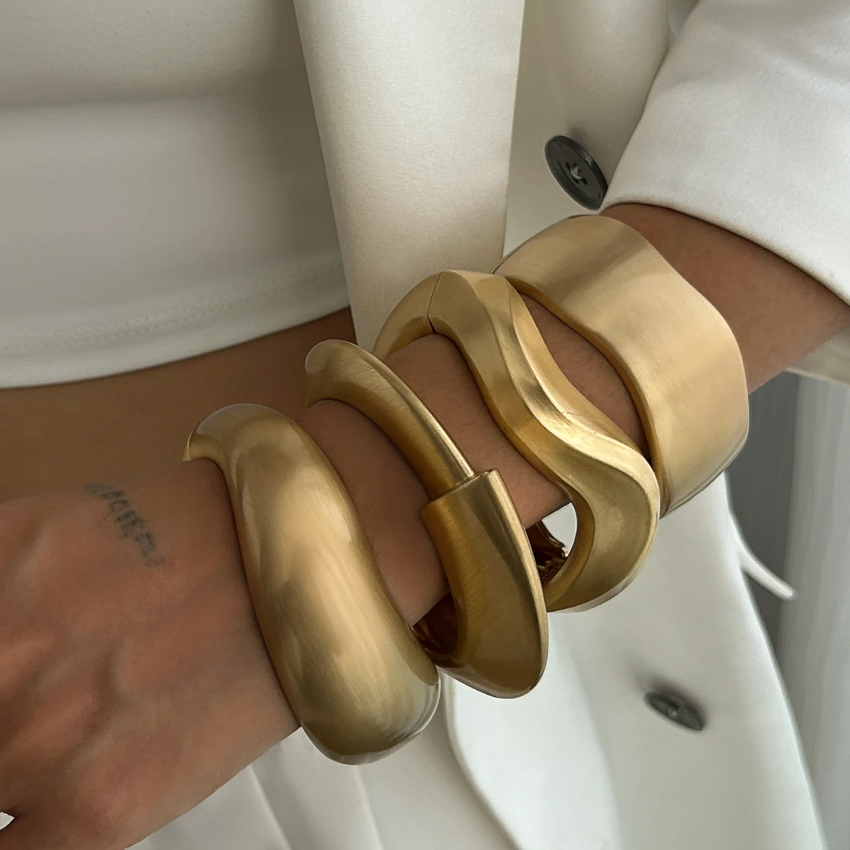 Ingemark 7 Styles Punk Matte Heavy Metal Chunky Spring Bangles Women Trend Vintage Gold Color Charm Bracelet Steampunk Jewelry image 5