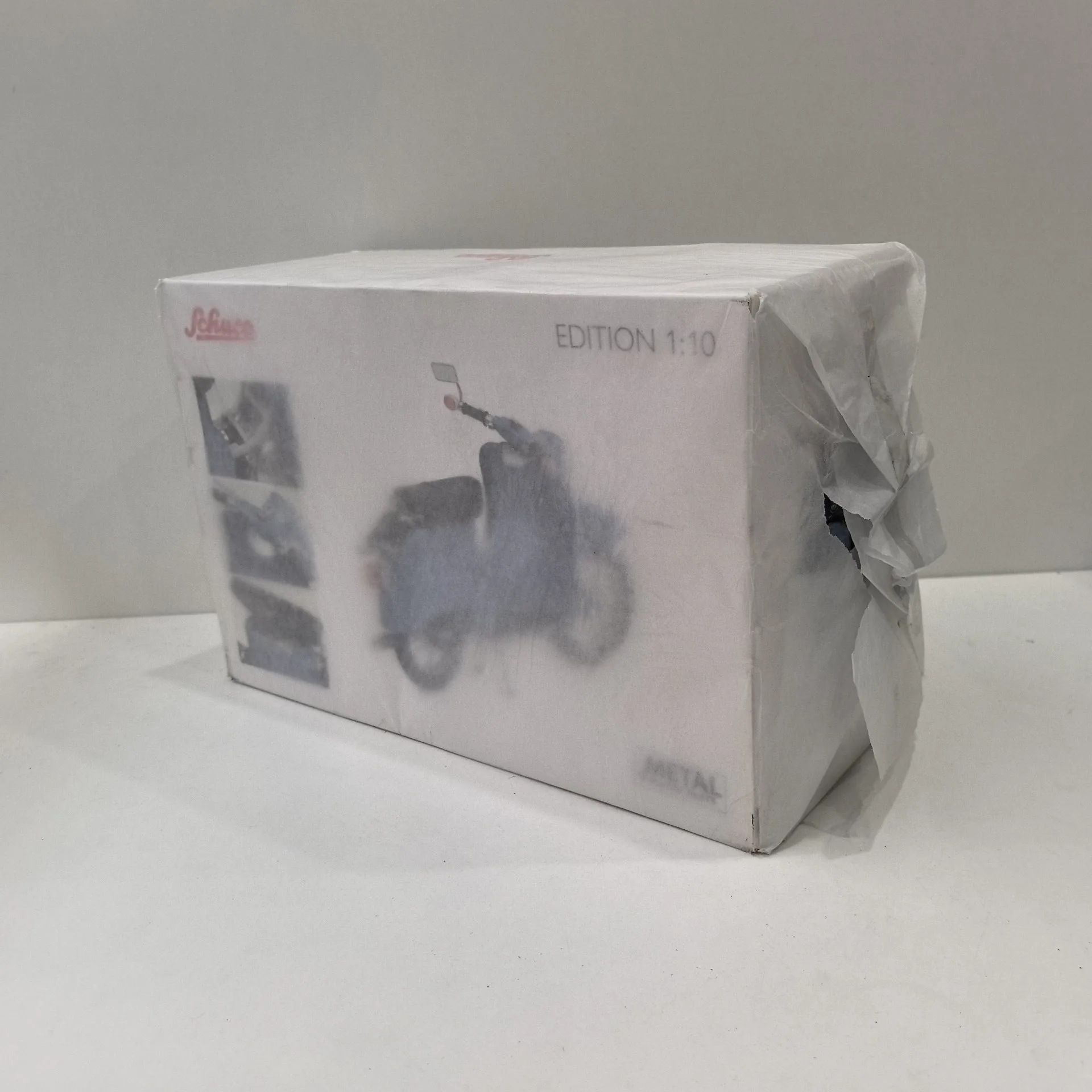 

The box is broken Diecast Schuco 1:10 Scale Simson KR51/1 Light Motorcycle Alloy Car Model Collectible Toy Gift Souvenir Display