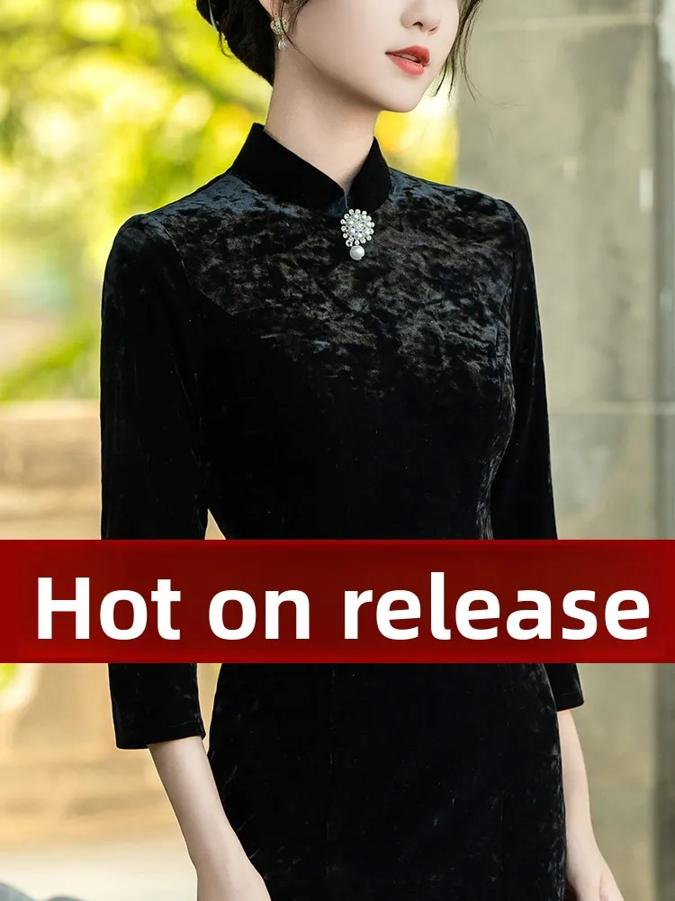 

High-End Autumn Winter Velvet Faion Bla Long Qipao Improved Old anghai Chinese Sle Daily Wear Low Slit Dr