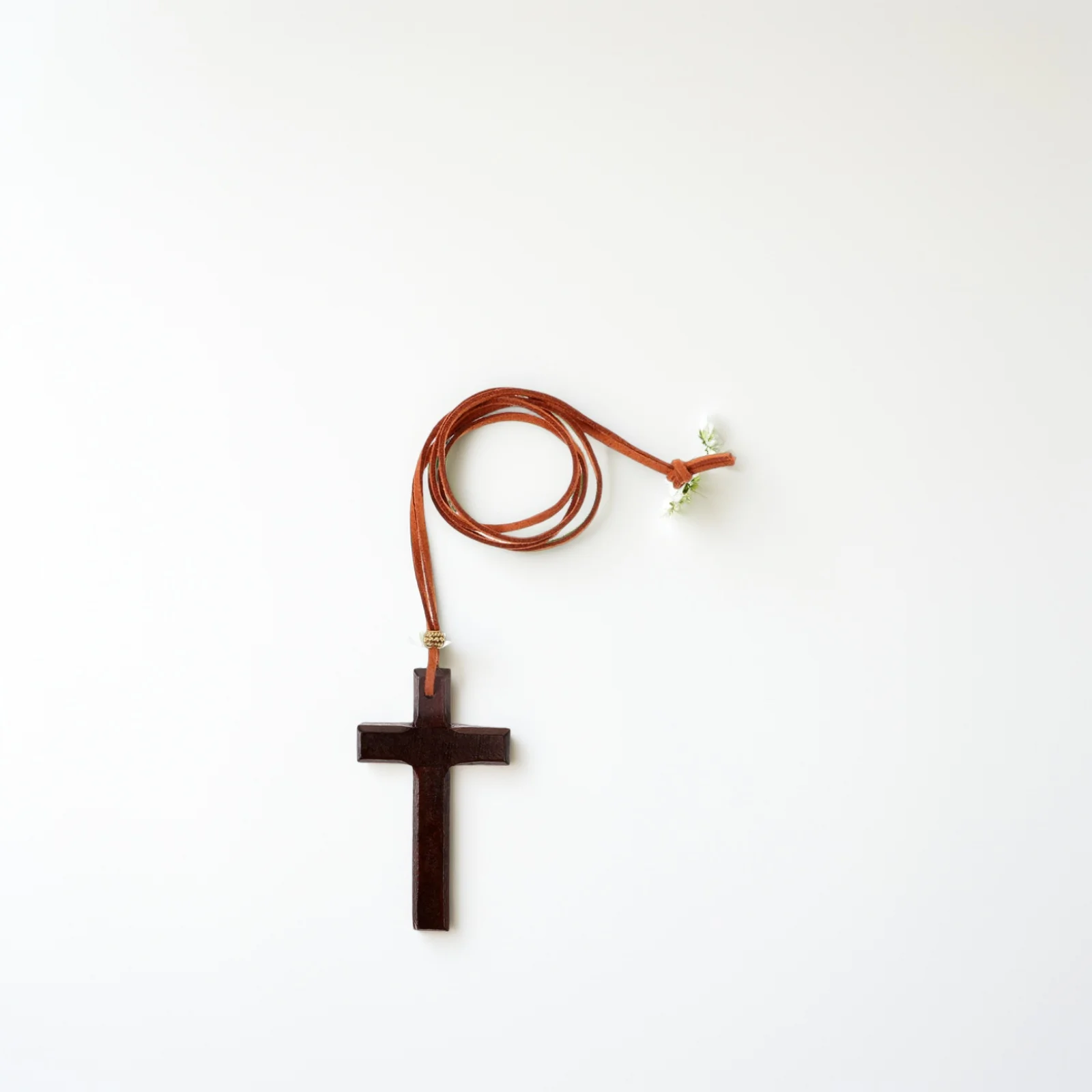 

2Pcs Spiritual Cross Pendant Car Mirror Hanging Accessory Wooden Decor for Interior Styling and Blessing