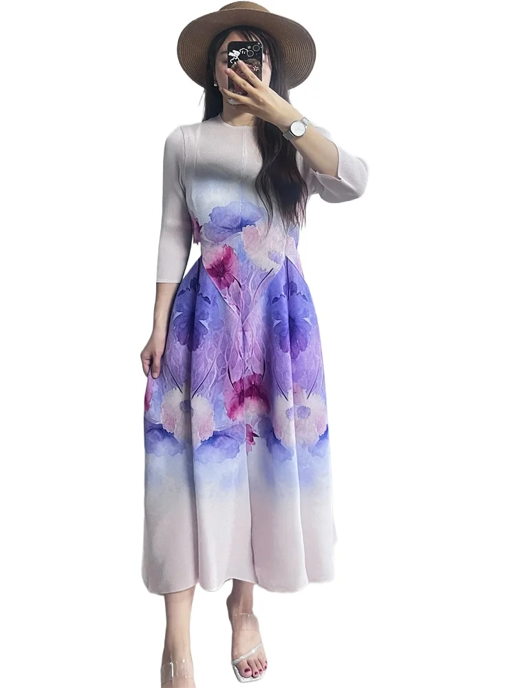 

Miyake Style Pleated Dress for Women 2025 New Fashion Printed Loose Large Size O-neck Three-quarter Sleeve Flower Bud Cake Skirt
