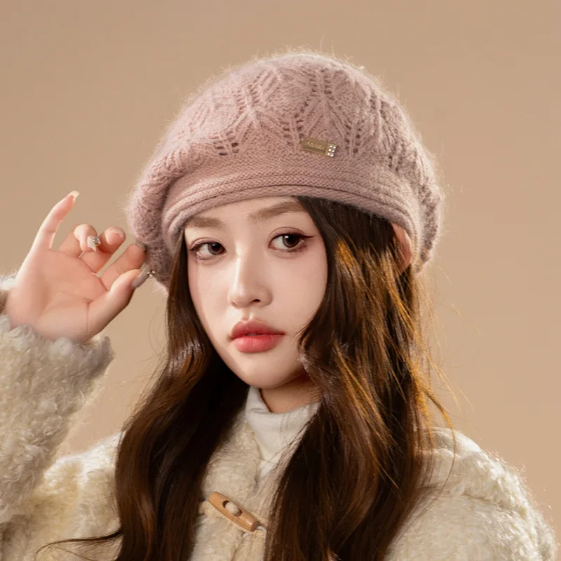 New - style popular women's rabbit - fur beret, a hollow - out knitted autumn - winter 