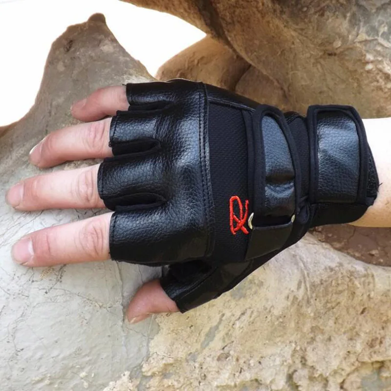 Cool Half Finger PU Leather Rivet Hip Hop Punk Glove Men Outdoor Sport Fitness Bike ciclismo Gym Mitten S40