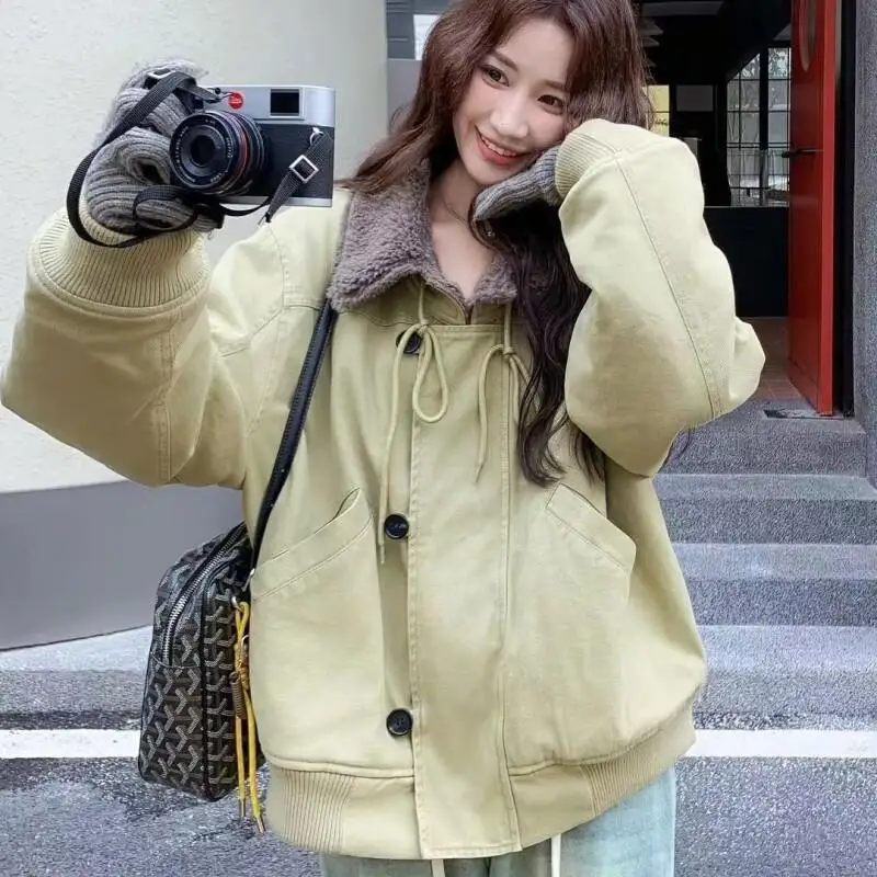 เสื้อแจ็คเก็ตสไตล์เกาหลี ฤดูใบไม้ร่วงและฤดูหนาว แจ็คเก็ตสั้นสำหรับผู้หญิง เสื้อโค้ทลำลองสำหรับฤดูหนาว ไซส์เล็ก แฟชั่นน่ารักสไตล์คาวาอี้