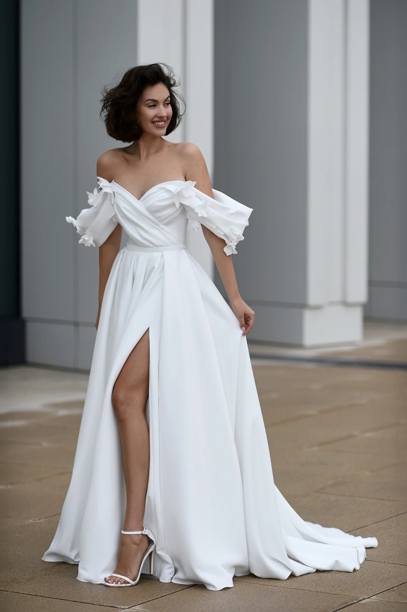 

Simple Satin Wedding Dress Off The Shoulder A-line For Women Side Slit With Skirt Bridal Gowns Customize To Measurs White 3D