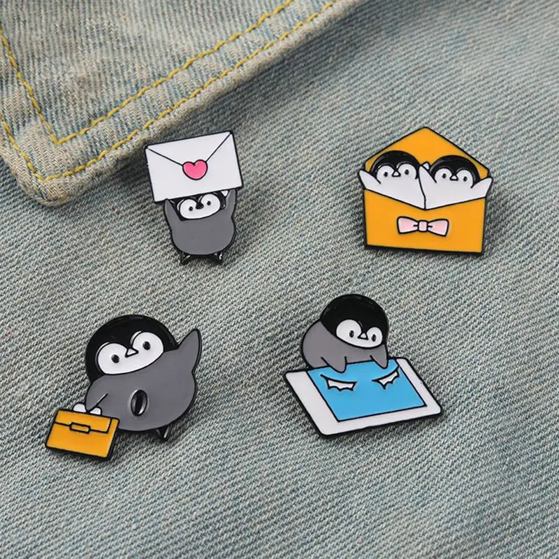 Pinos personalizados entregar amor urso broches camisa lapela crachá saco engraçado bonito jóias presente para crianças pinguim carteiro esmalte