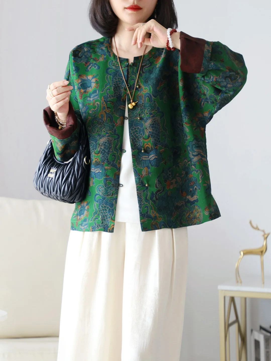

Модный шелковый жакет с цветочным узором Цинлун Е Фи Цзяцзай в стиле Тан, свободный крой, длинный рукав, круглый вырез, на одной пуговице
