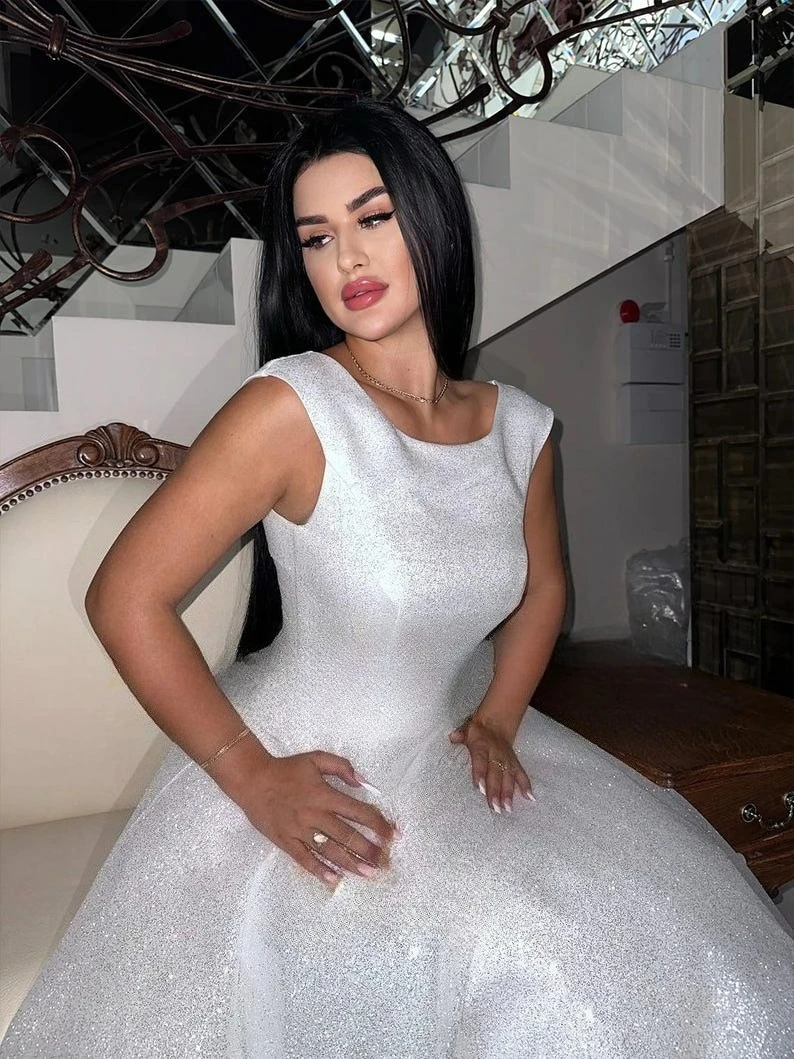 Kurzes, knielanges Hochzeitskleid, minimalistisches Elopement-Glitzer, bescheidenes, schlichtes Hochzeitskleid, Braut-Hochzeitskleider für Frauen, Braut