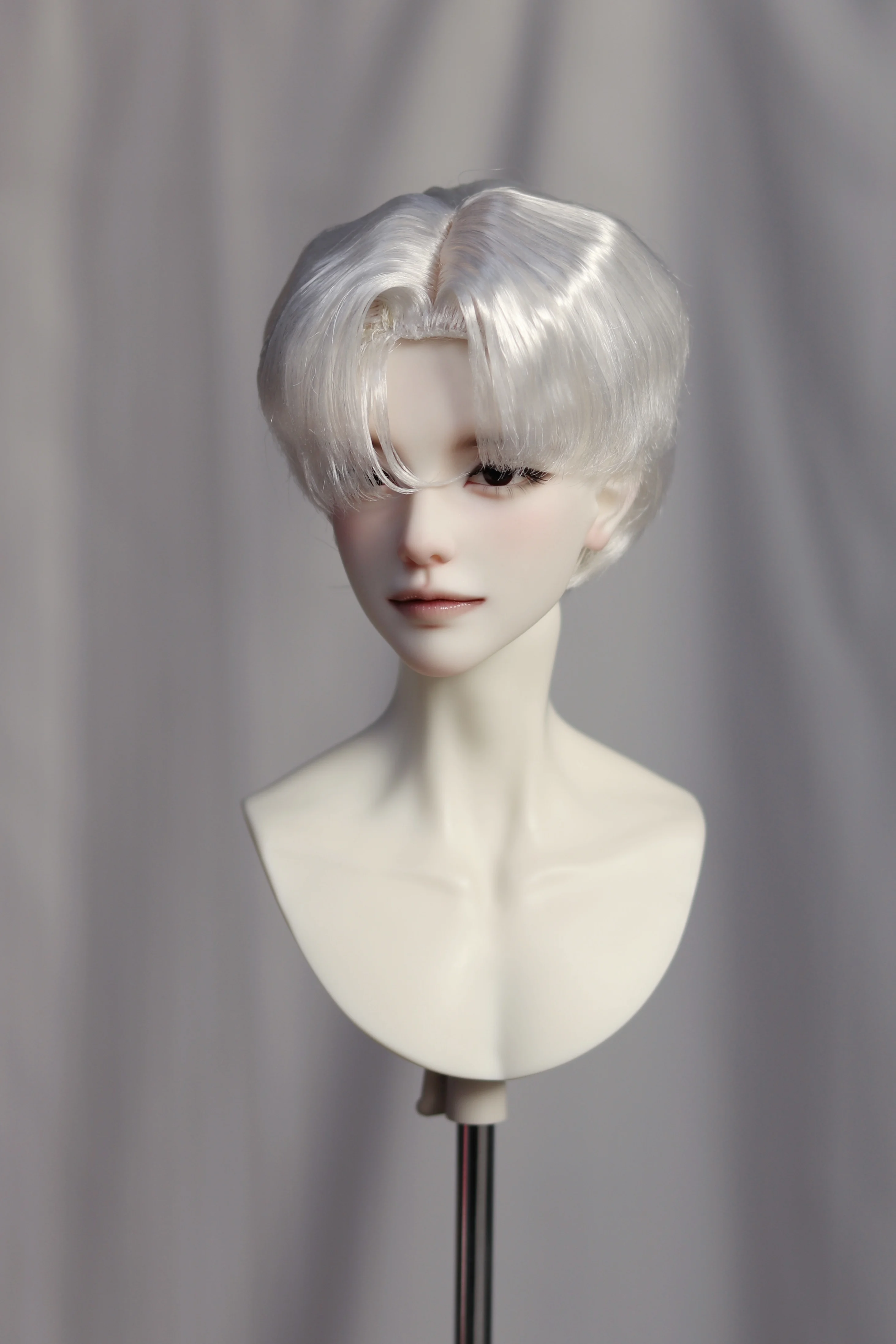 1/3 1/4 Gray Soft Milk Silk Flat Cusp BJD Doll Wig Boy Toys Forehead Hand Hook Simple Short Styling Hair Wig Doll Accessories XC