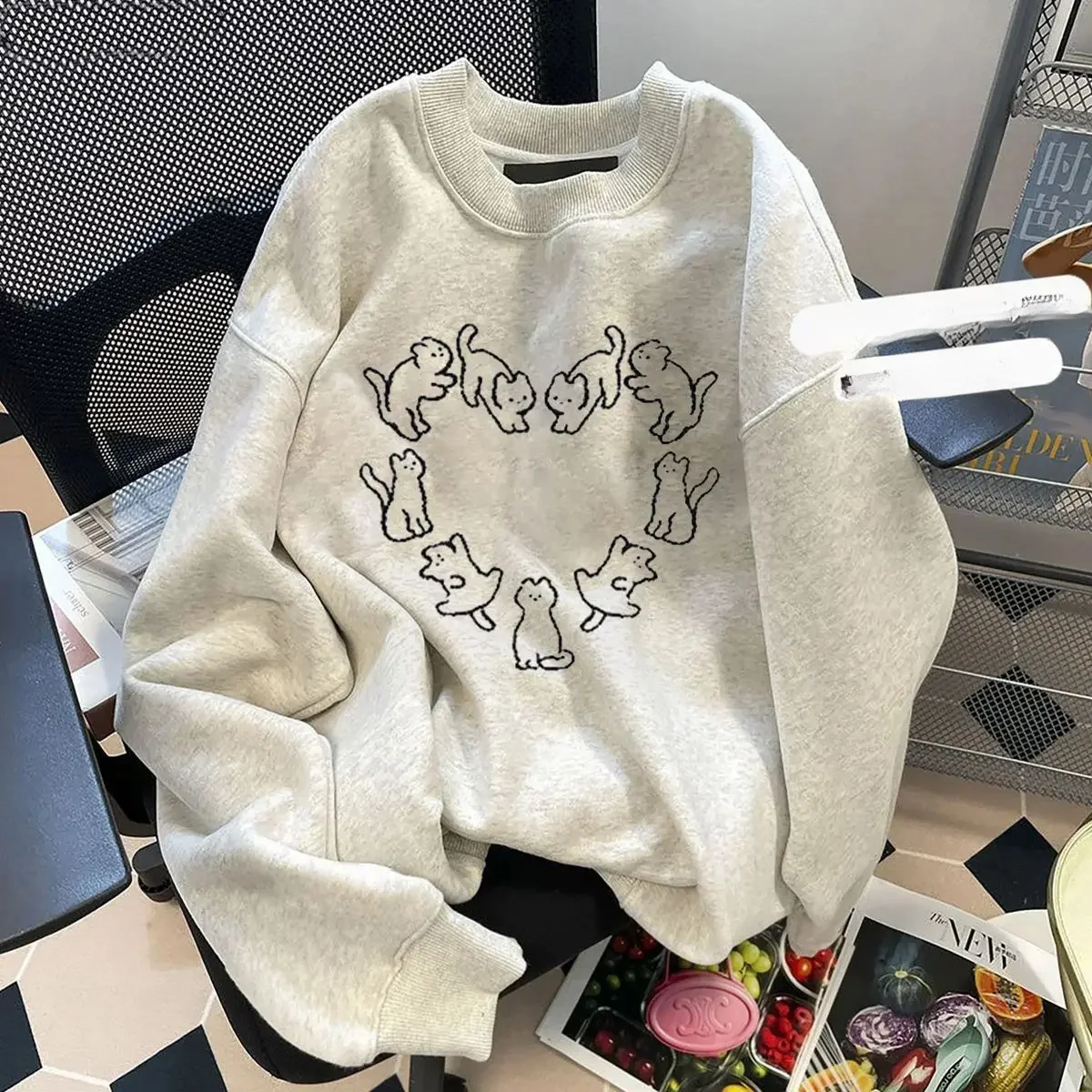 Korean Version of The New Cat Print Crew Neck Sweater for Men and Women Loose Fit Casual Couple Autumn and Winter Long Sleeves