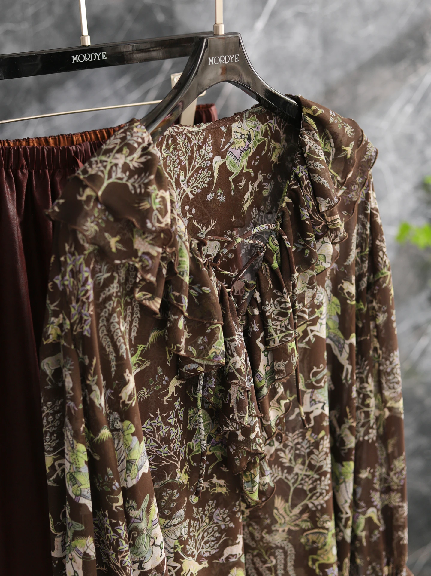 

Модный ретро-топ с длинным рукавом и цветочным декором, драпированный, для ранней весны 2026 года, женский, из дышащего полиэстера