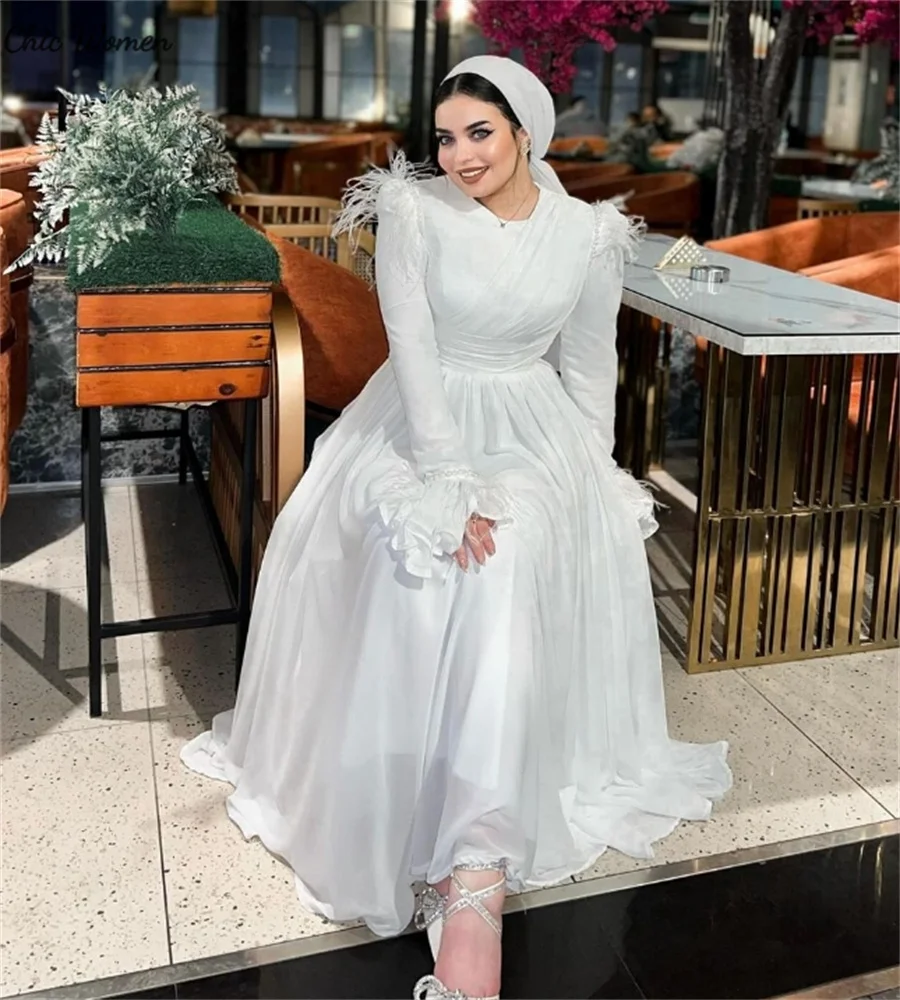 

Modern Arabic Muslim Wedding Dresses With Feather Elegant Midi Short Boho Beach Bride Dress Long Sleeve Civil Bridal Customized