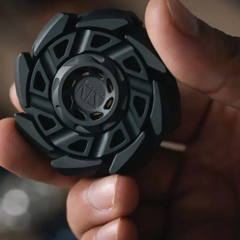 KTS EDC 지르코늄 팔각형 기계식 금속 갑옷 회전 손가락 자이로스코프 데스크탑 스트레스 해소 장난감