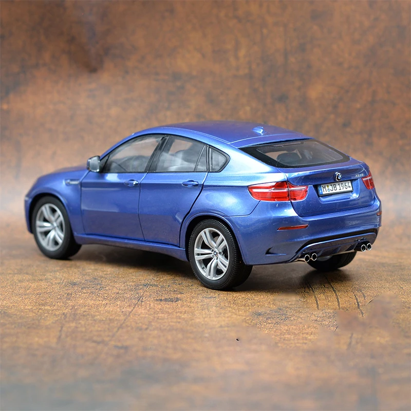 Diecast Original 1/18 Scale BMW X6M SUV Simulation Alloy Car Model Static Display Collectible Gift Toy Souvenir Decration