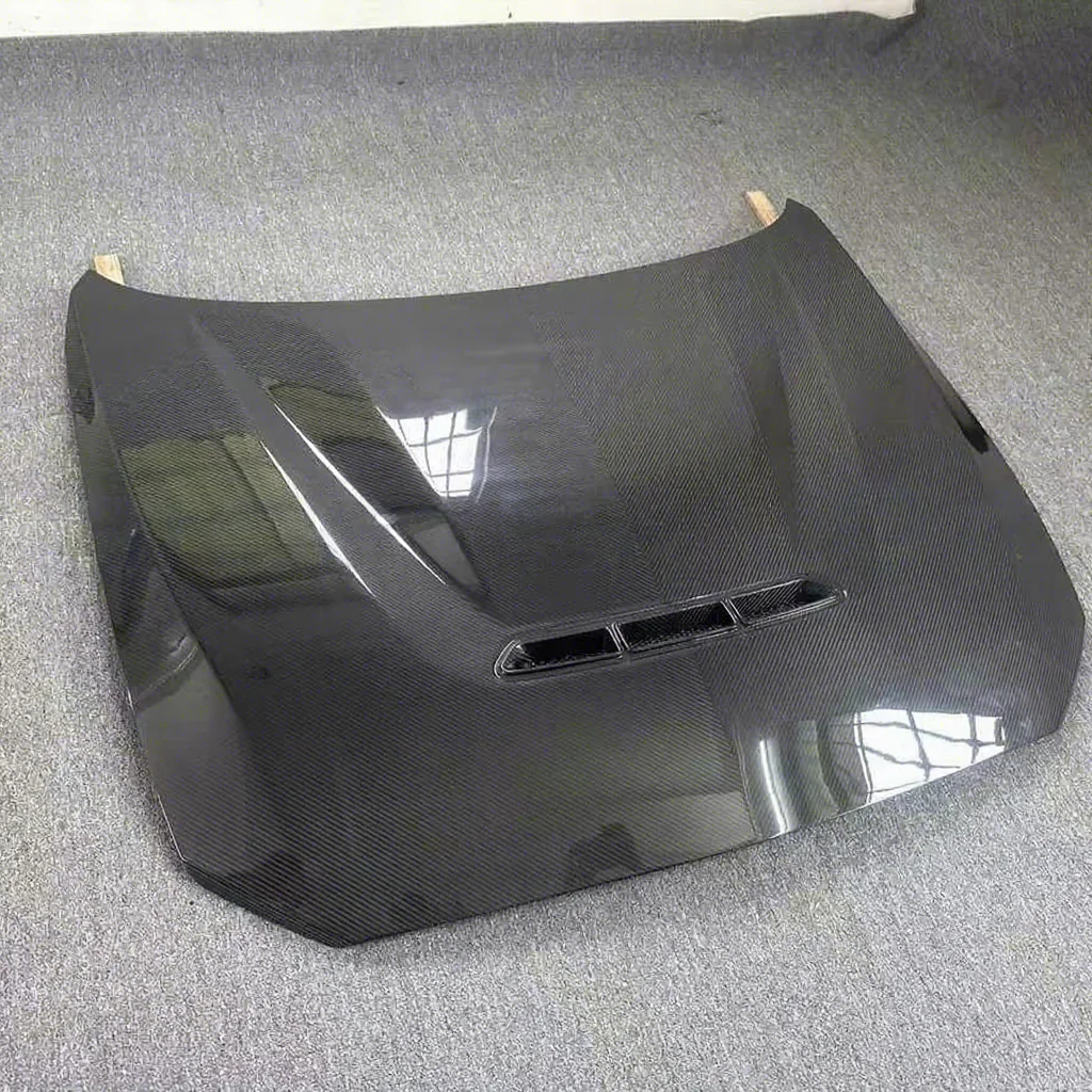 

DRY Carbon Fiber hood for BWM F20 140 i 2018Practical Good quality