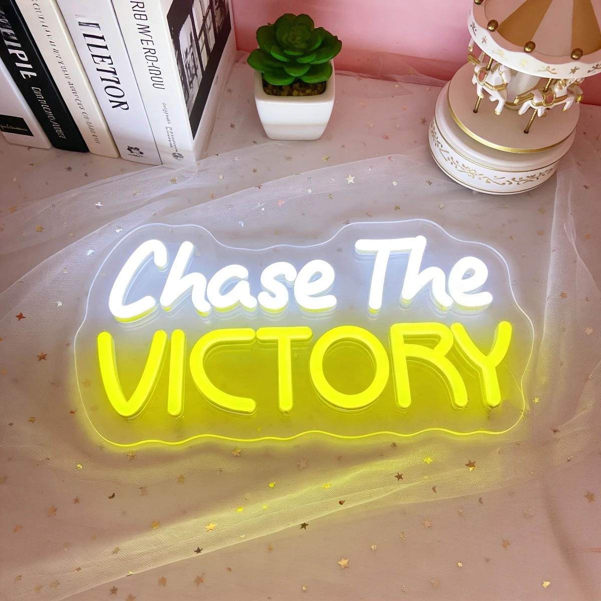 

Светодиодная неоновая вывеска Chase The Victory для игровой комнаты, спальни, домашнего офиса, декор с мотивационной цитатой, настенное искусство, вдохновляющий декор, подарок