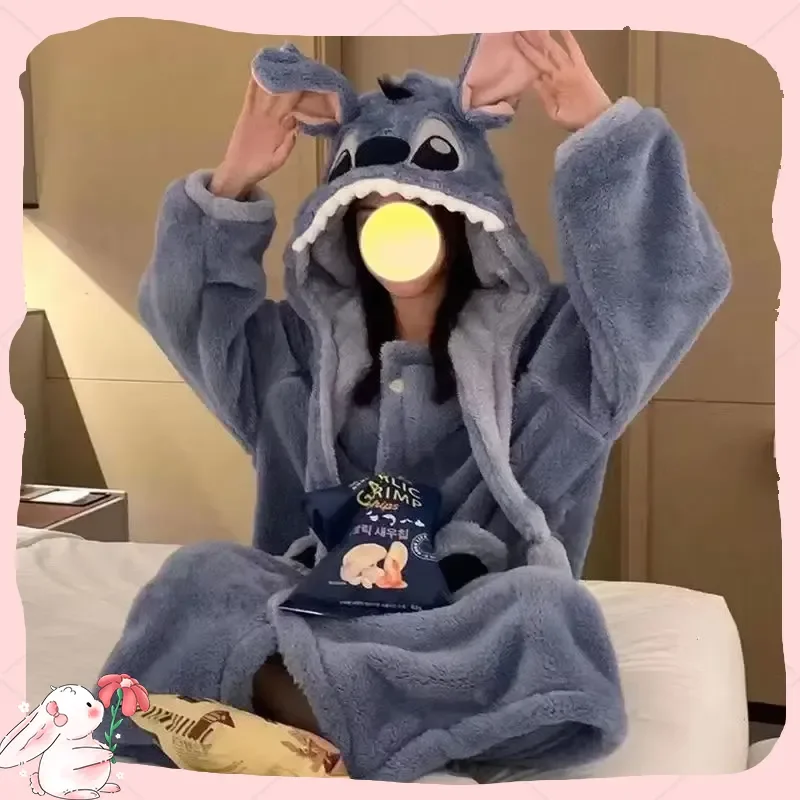 Disney Stitch caldo foderato in pile indumenti da notte vestiti per la casa abito materiale morbido pigiama da donna per uomo set inverno corallo pile vestaglia giocattoli