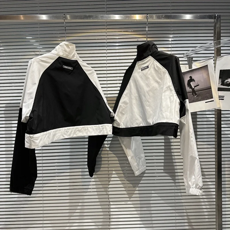 กระเป๋าถือซิปผู้หญิง Street Sle ort Jaet สีตัดกัน พร้อมเสื้อคลุมสไตล์สาวเปรี้ยว สีดำขาว ทรงตรง แบบปกติ...