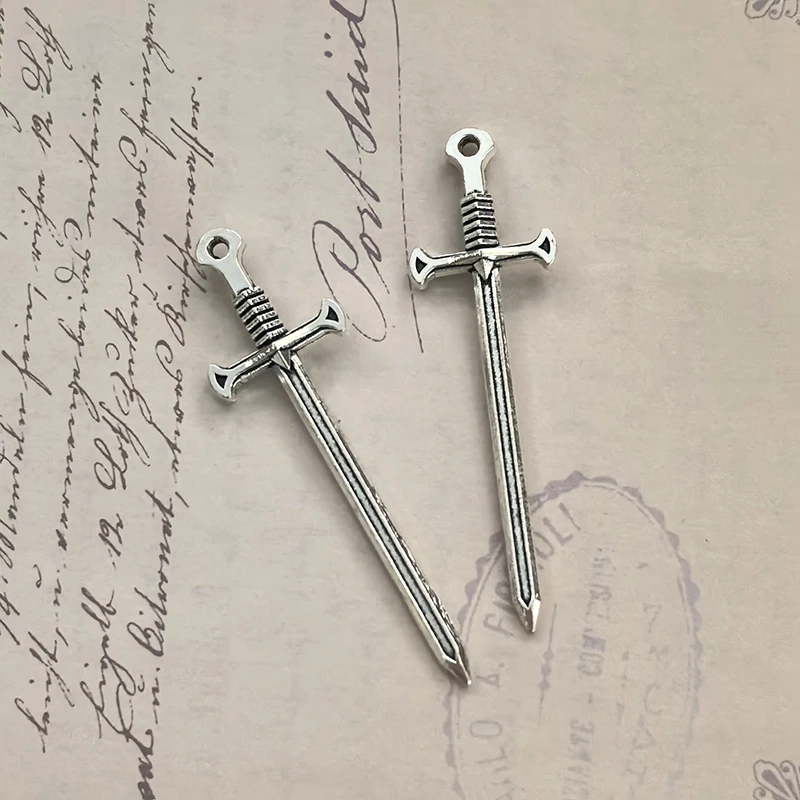 10 قطعة سبائك السيف الأسود البرونزية القديمة السحر 55x16 مللي متر أنيمي الصليب السيوف قلادة DIY بها بنفسك ل قلادة المفاتيح صنع المجوهرات