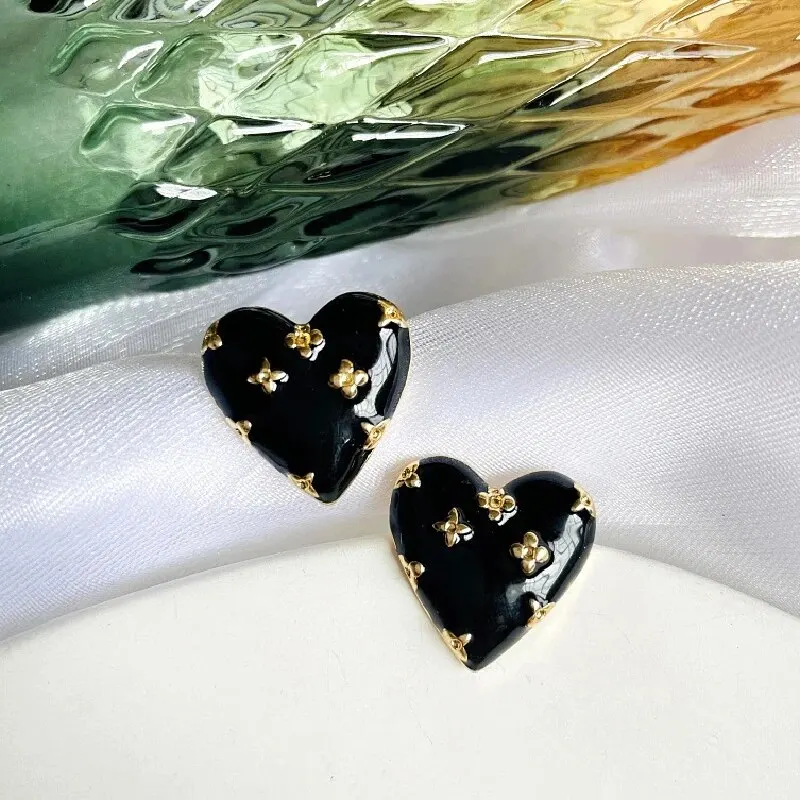 1 Pair Of Fashionable And Beautiful Gold Plated Bow Wind Chimes Tree Of Life Heart Of Spades Simple Style Earrings