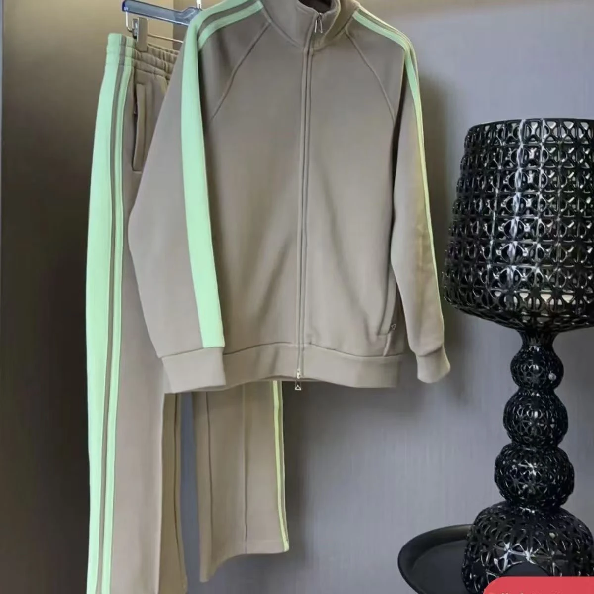 

Men's Autumn Winter Zipper Collar Jaet And Pants Set Casual Sportswear Stripe Pattern Two Piece Suit Trendy for Couples