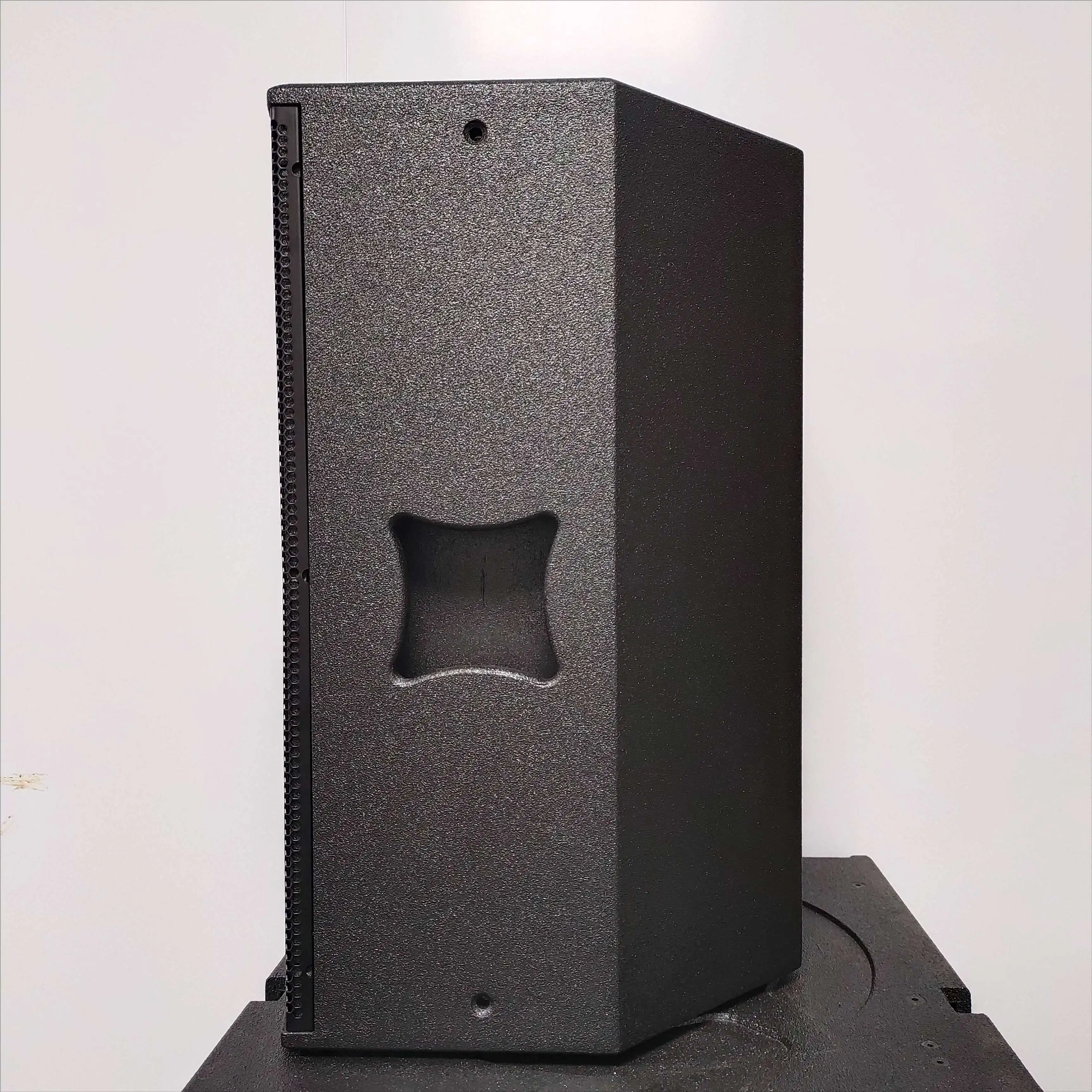 Popular Loudspeakers Professional Stage Performance System XD15 Single 15 Inch 2 Ways Passive Full Range Empty Speaker Cabinets