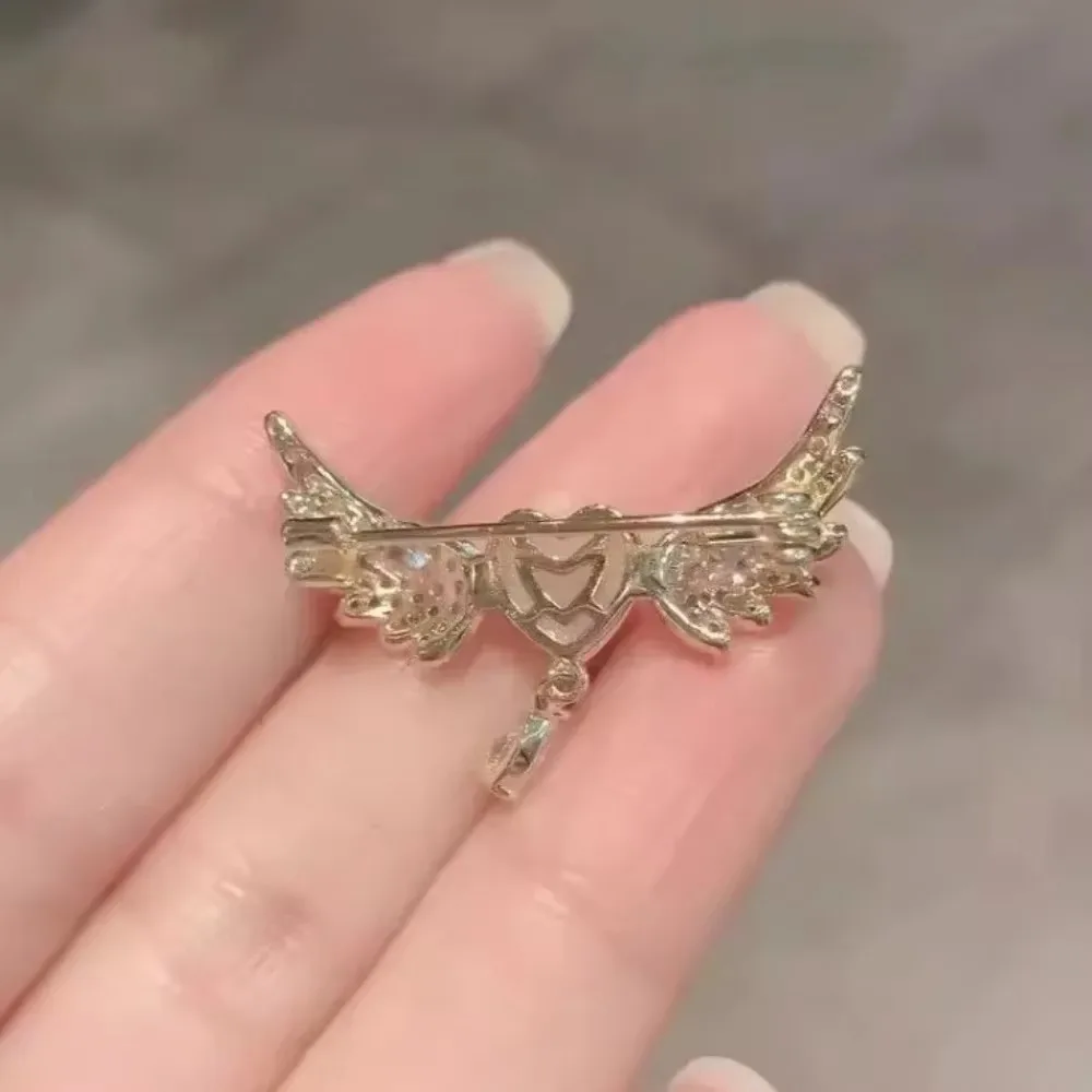 رائعة Bowknot دبابيس مزاجه حجر الراين أجنحة الملاك دبابيس السلامة وشاح حريري مشبك مجوهرات الحفلات الملابس والاكسسوارات #4