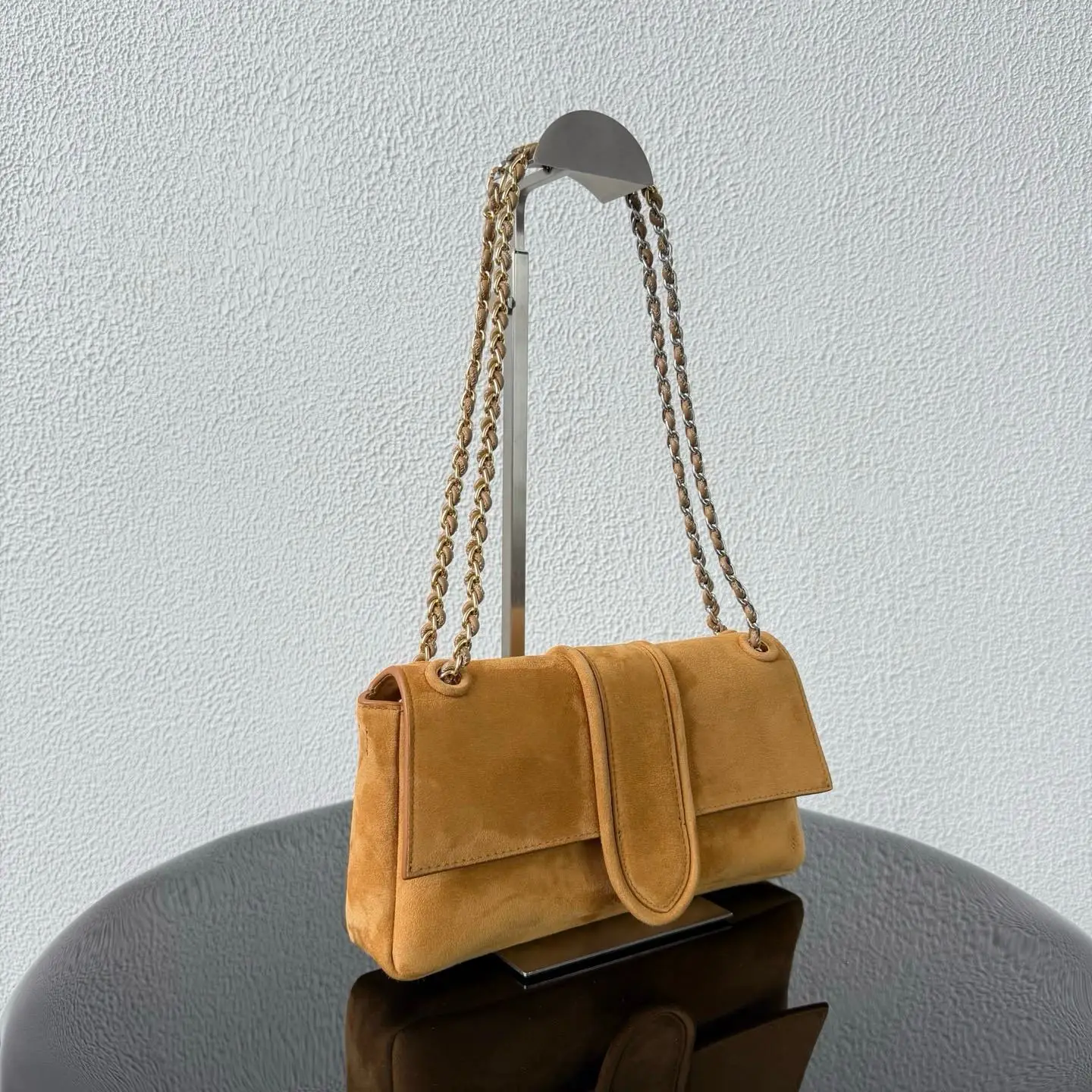 Summer 26 Simple Solid Color Women's Crossbody Bag Elegant Versatile Sheepskin Shoulder Handbag with Chain