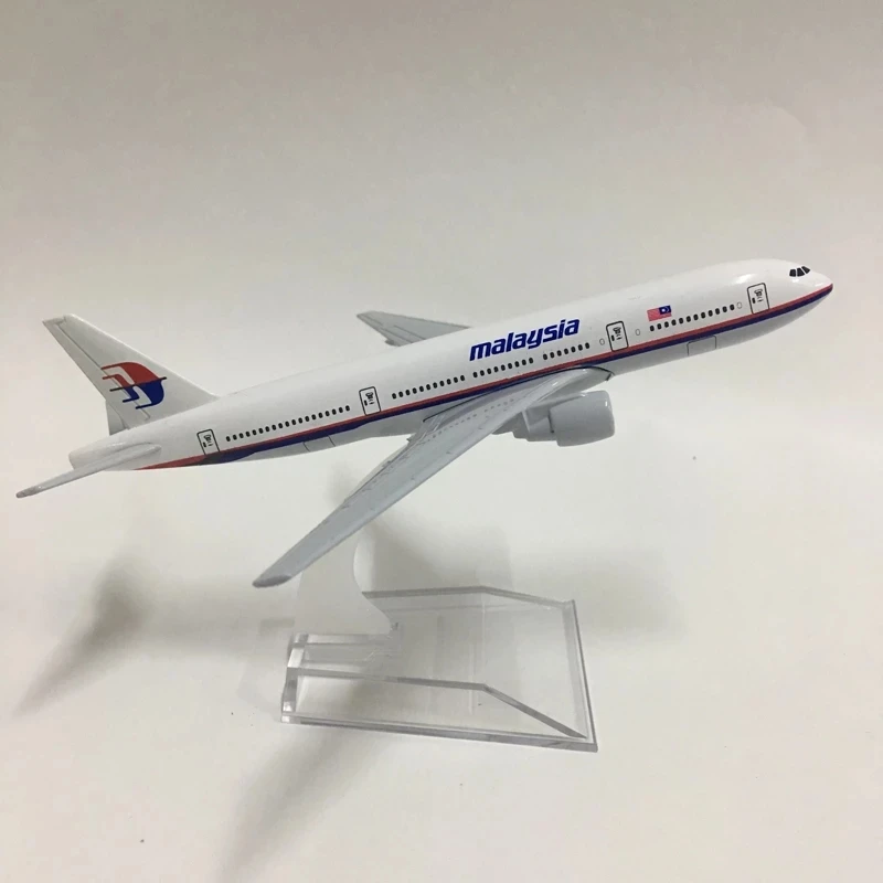 

Static Toy Gift 16CM Diecast 1:400 Scale Malaysia Airline B777 Miniature Aircraft Simulation Alloy Finished Souvenir Collection