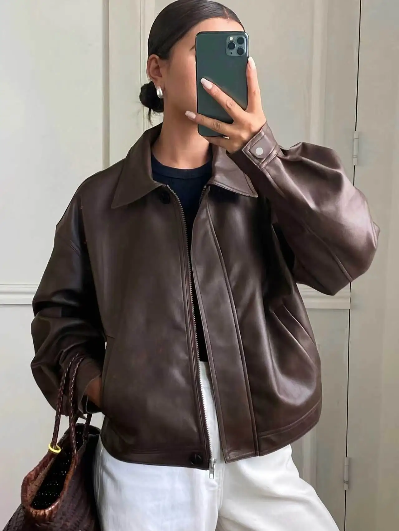 Lässige PU-Lederjacke für Damen, Vintage Braun, Revers, Reißverschlusstasche, Baseball-Kurzmantel, Streetwear, lockerer Damen-Übermantel – Detail 3