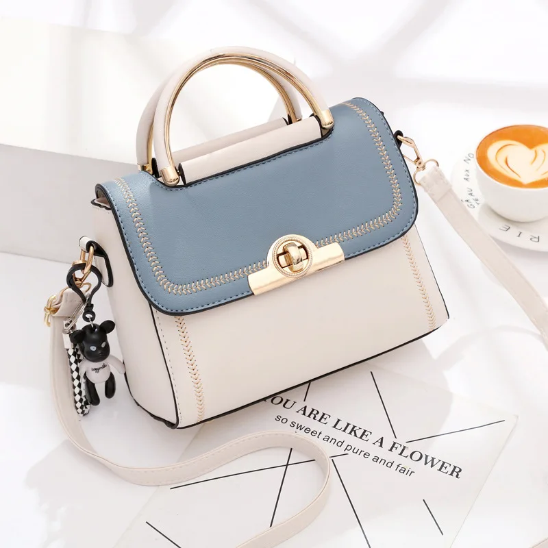 2026 New Model Color-Block Twist-Lock Handbag With Bear Pendant, Gentle Style, Can Be Worn Crossbody Women's Commuting Small