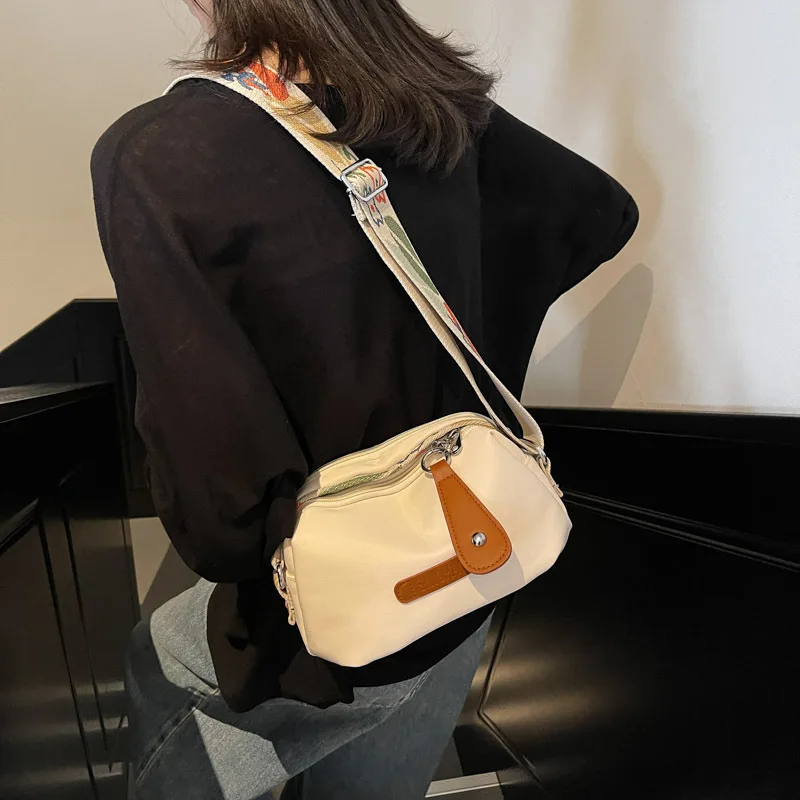 

Женская повседневная нейлоновая сумка через плечо с цветочным принтом и широким регулируемым ремнем для ежедневных поездок и путешествий