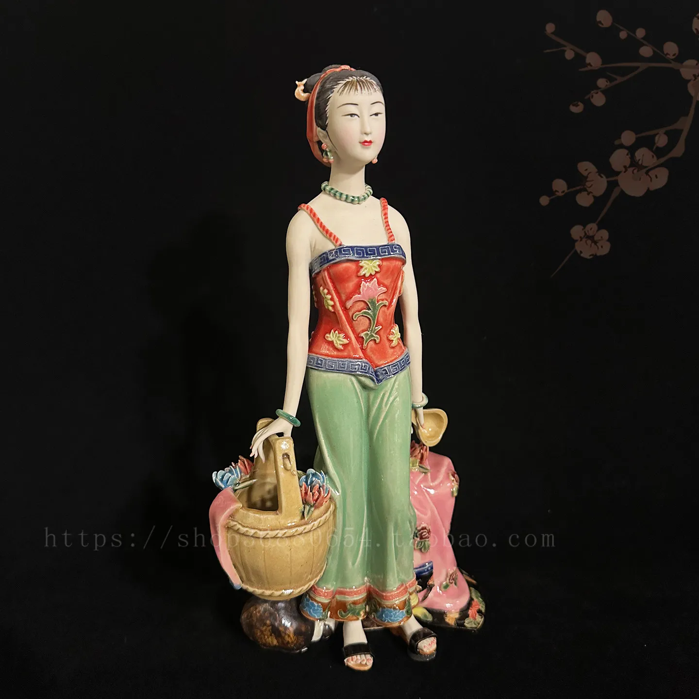 Shiwan ceramic handicrafts ladies Chinese classical beautiful women home living room TV cabinet decorative ornaments gifts